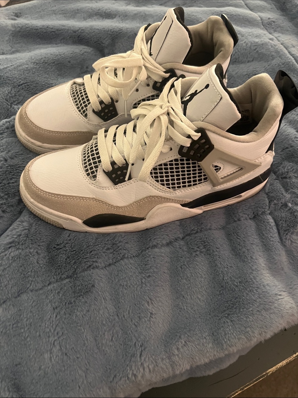 Nike Air Jordan White/ Black Retro Jordan 4’s “Military Black”, great condition - Picture 2 of 4